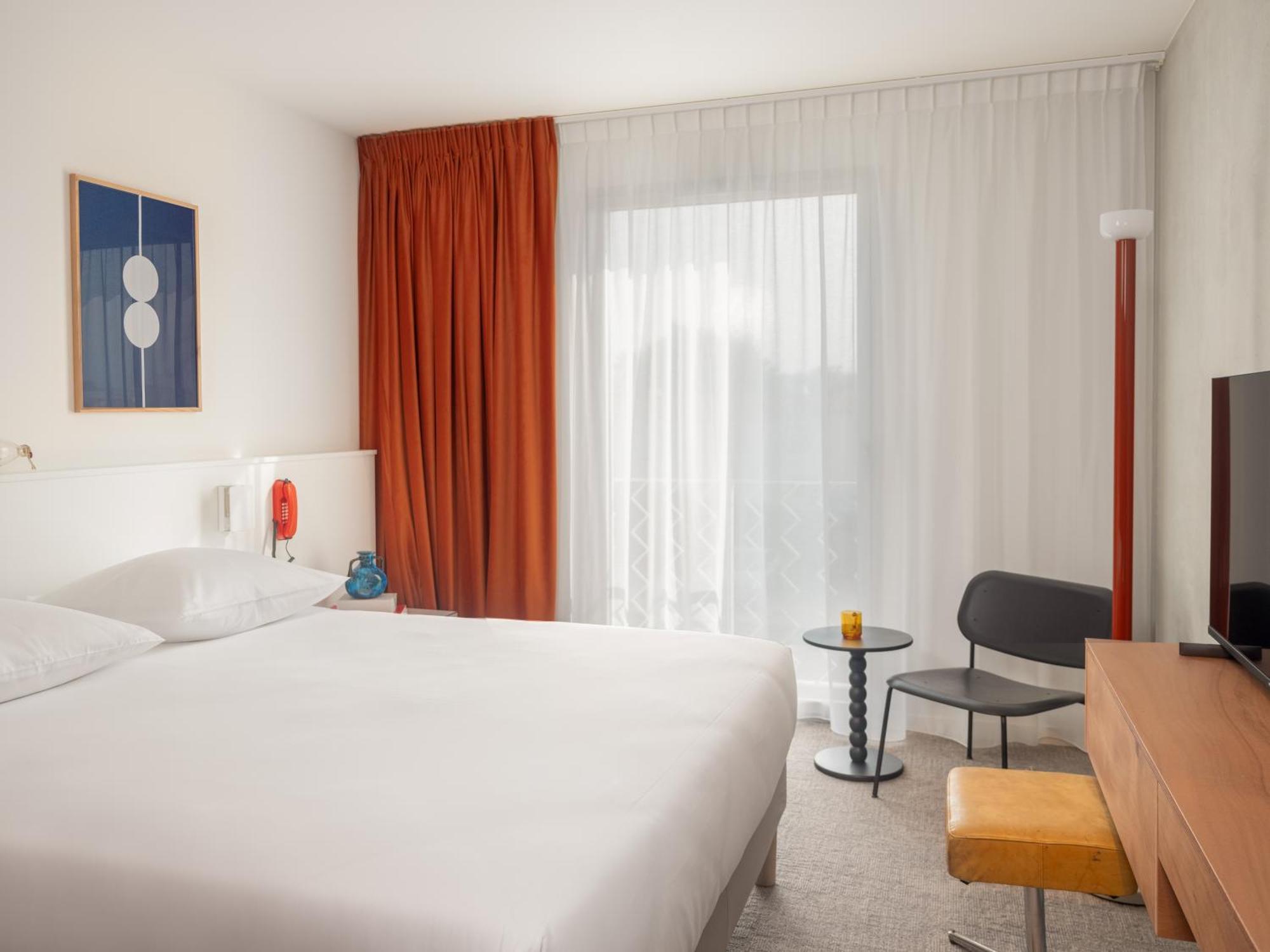 Hotel Vertime レ・サ​​ーブル・ドロンヌ エクステリア 写真