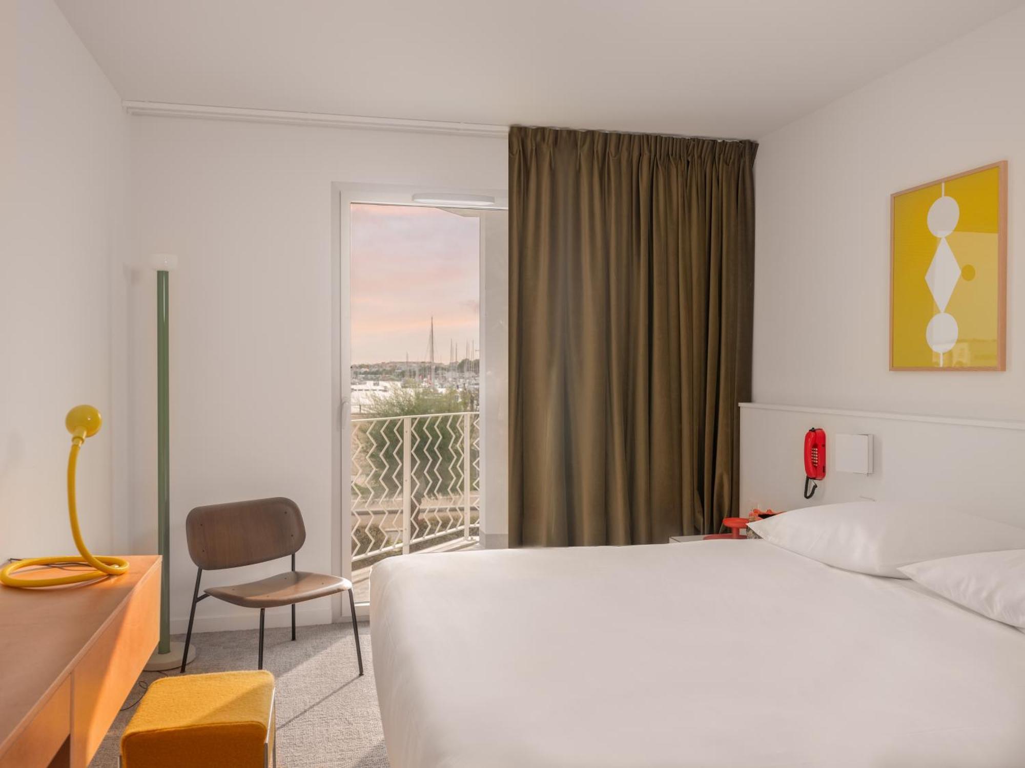 Hotel Vertime レ・サ​​ーブル・ドロンヌ エクステリア 写真