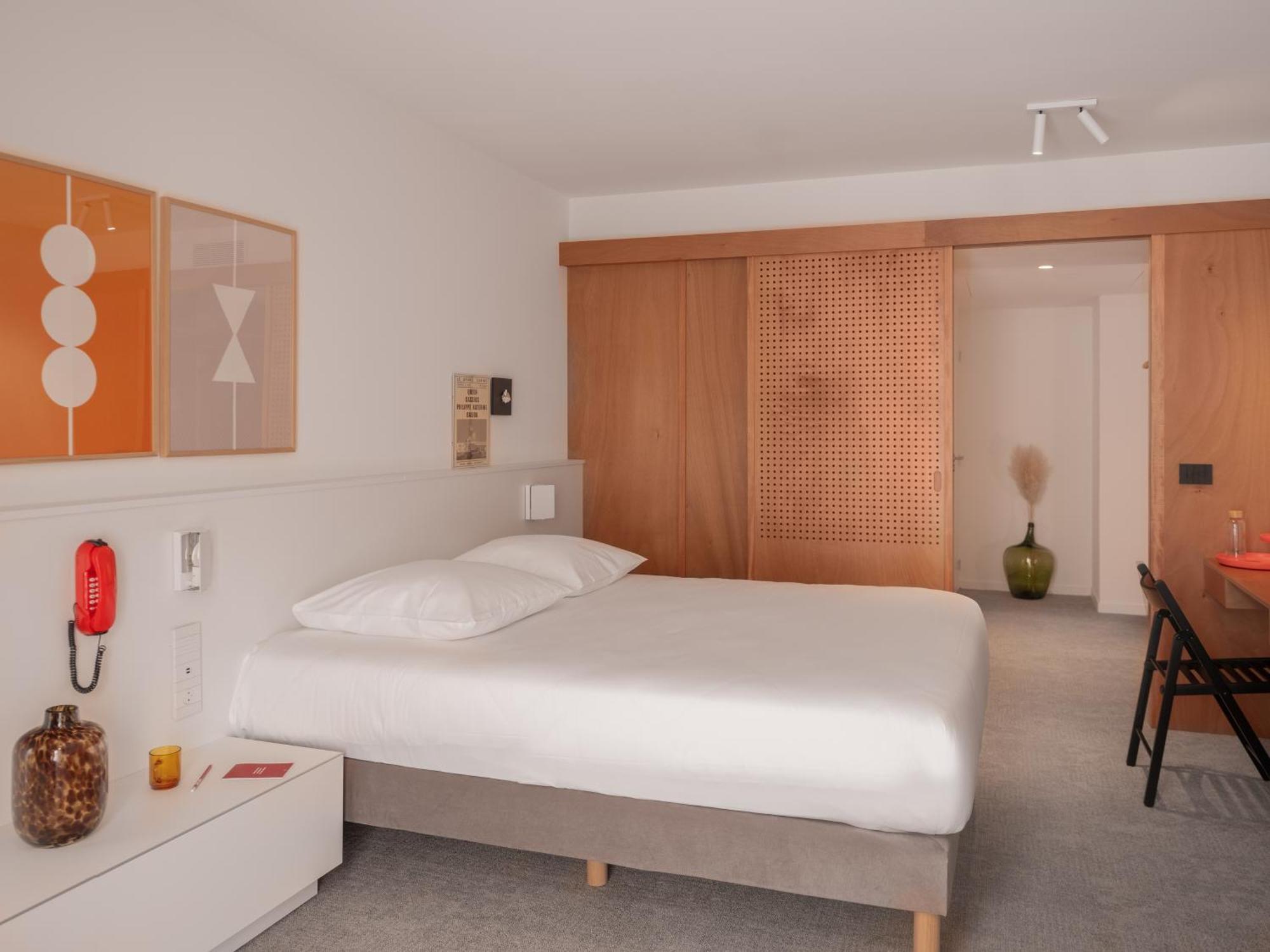 Hotel Vertime レ・サ​​ーブル・ドロンヌ エクステリア 写真